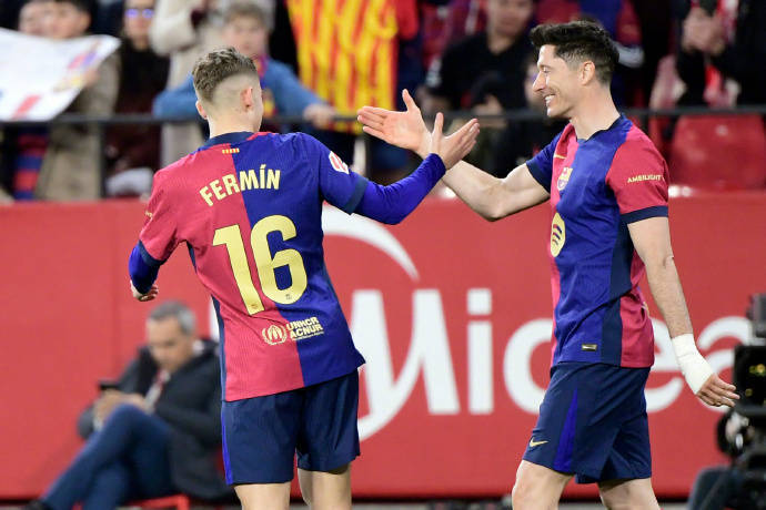 西甲联赛第23轮，10人巴萨客场4比1大胜塞维利亚！