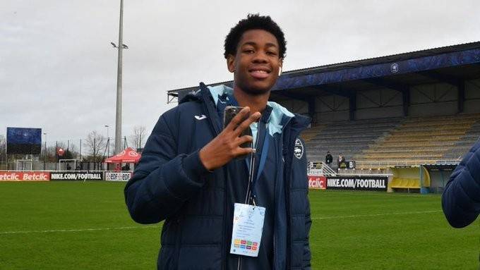 队报：曼联与勒阿弗尔18岁前锋恩佐-卡纳-比伊克进行深入谈判