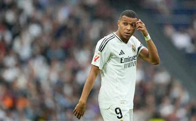 错误的选择，狂进44球，一年内连失六座冠军，他成足坛最大失意者